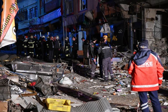 Gaziantep'te Faciadan Dönülmüş! Gaziantep’te, lokantadaki tüpler patlamıştı,...Patlamanın Bilançosu Gün Ağarınca Ortaya Çıktı...